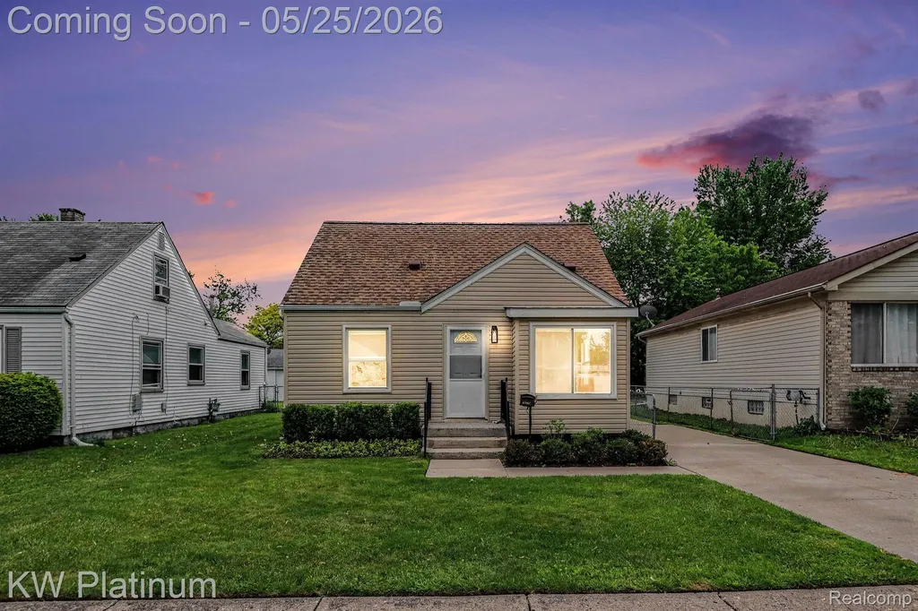 19070 Melvin Street Roseville City MI 48066