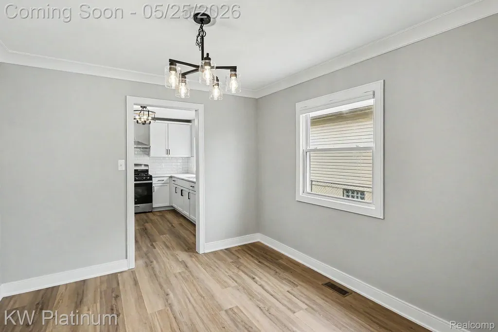 19070 Melvin Street Roseville City MI 48066