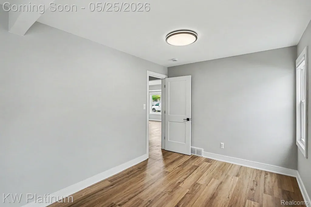 19070 Melvin Street Roseville City MI 48066