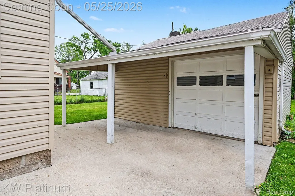 19070 Melvin Street Roseville City MI 48066