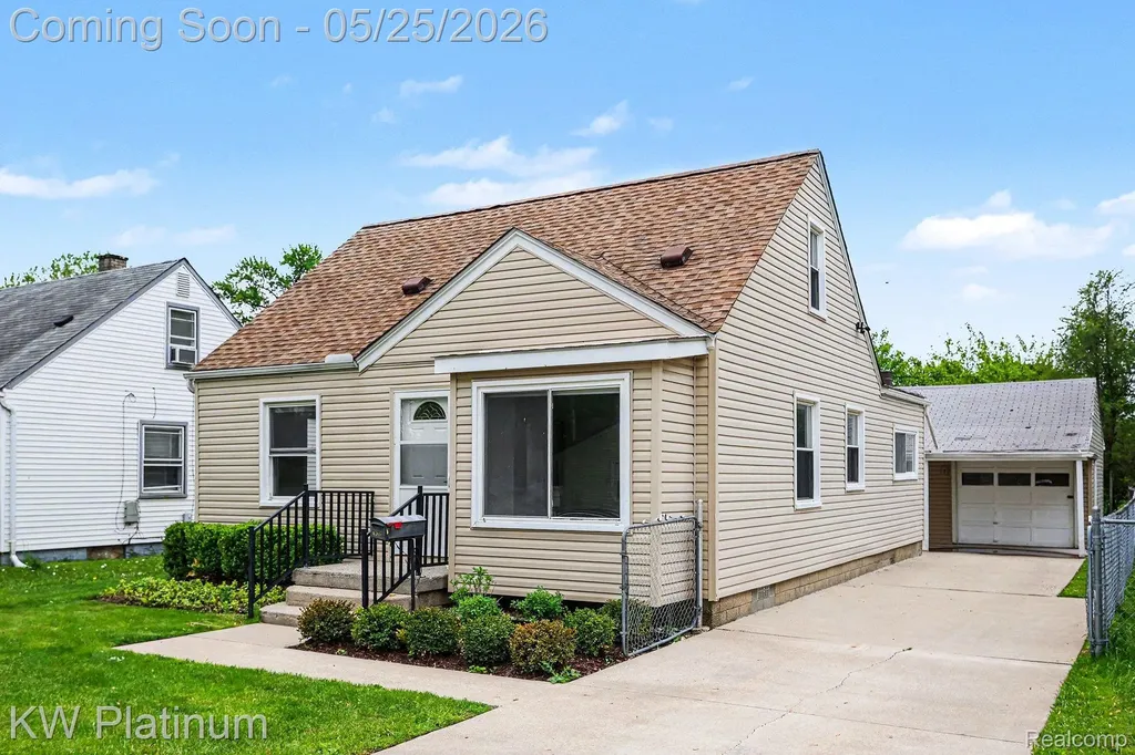 19070 Melvin Street Roseville City MI 48066