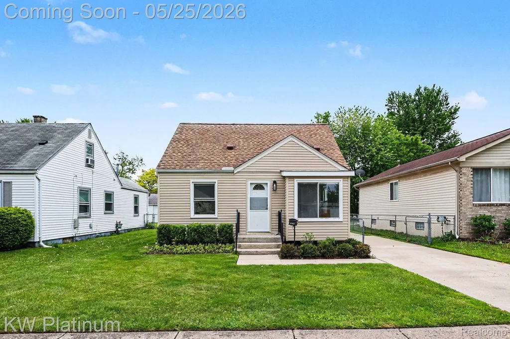 19070 Melvin Street Roseville City MI 48066