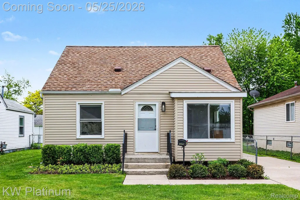 19070 Melvin Street Roseville City MI 48066