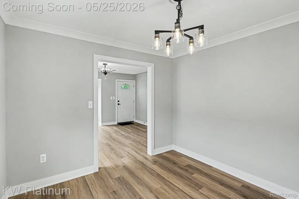 19070 Melvin Street Roseville City MI 48066