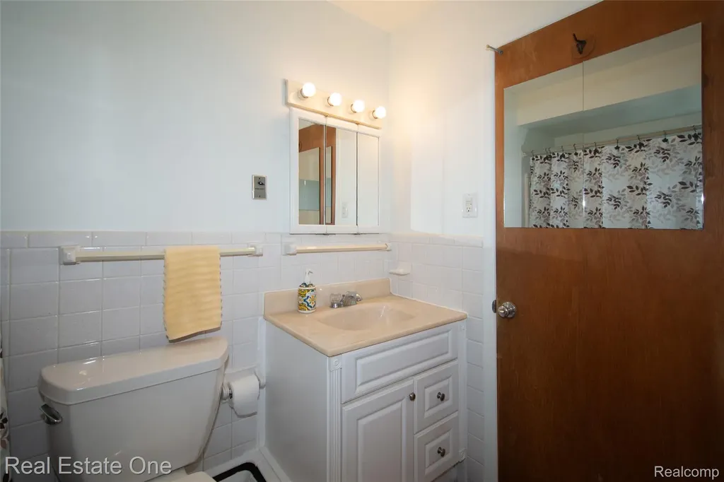 26955 Milford Road Lyon Charter Township MI 48178