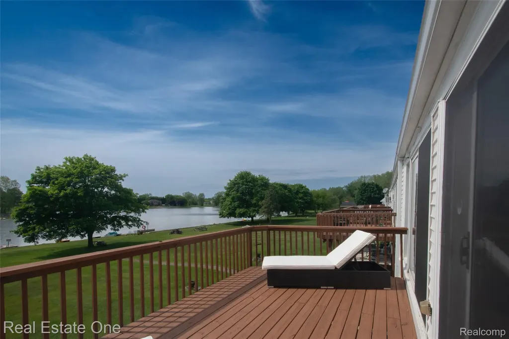 26955 Milford Road Lyon Charter Township MI 48178