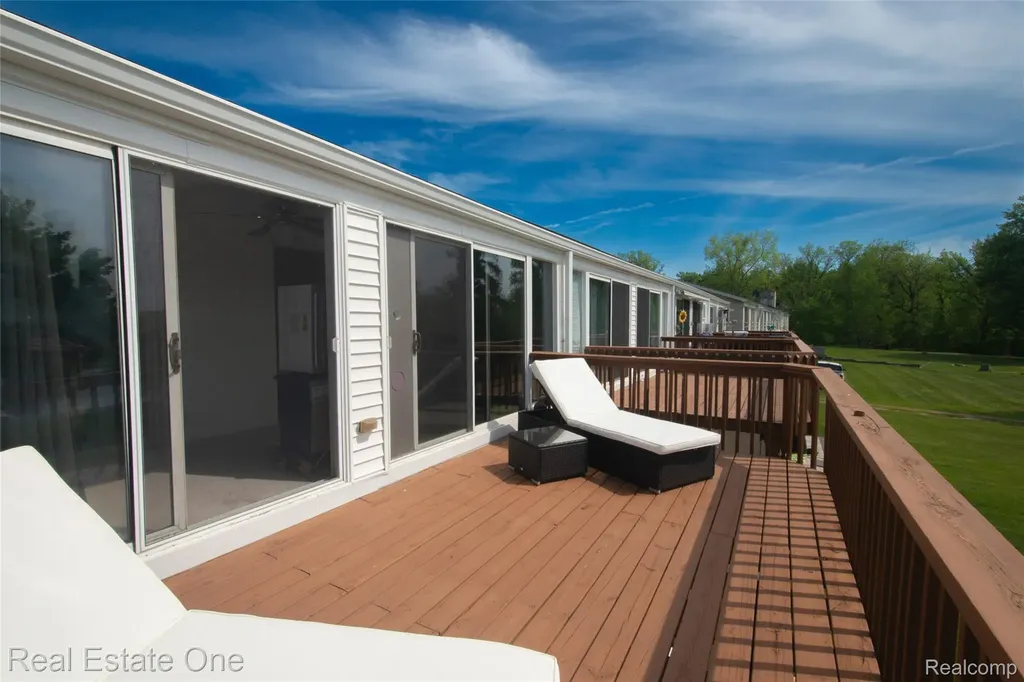 26955 Milford Road Lyon Charter Township MI 48178