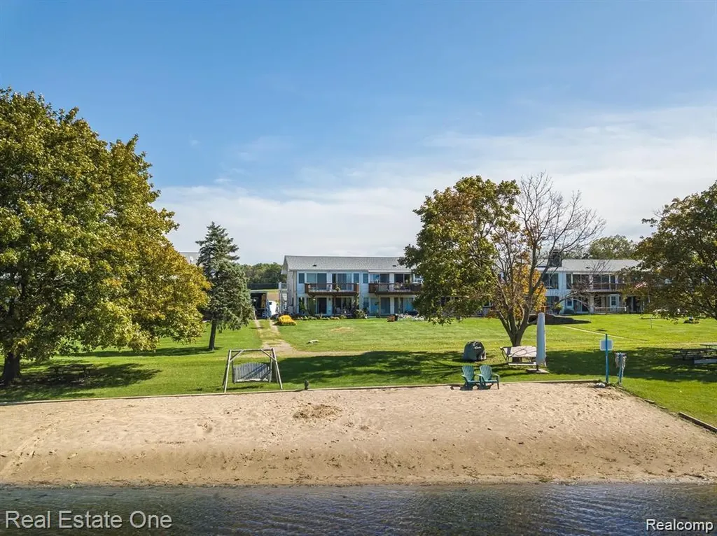 26955 Milford Road Lyon Charter Township MI 48178