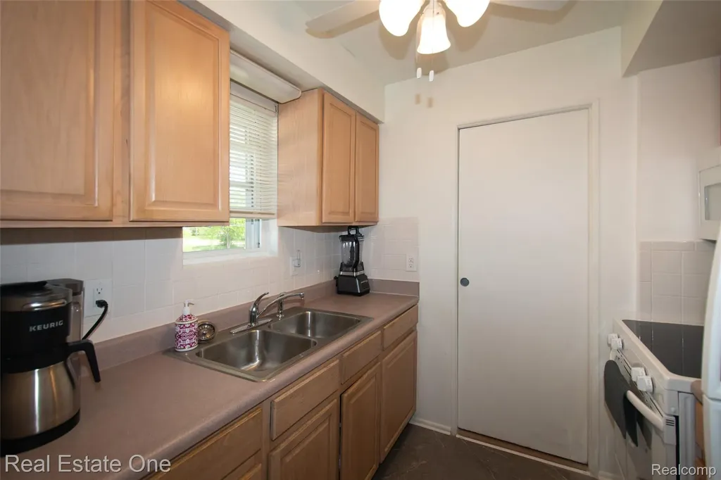 26955 Milford Road Lyon Charter Township MI 48178