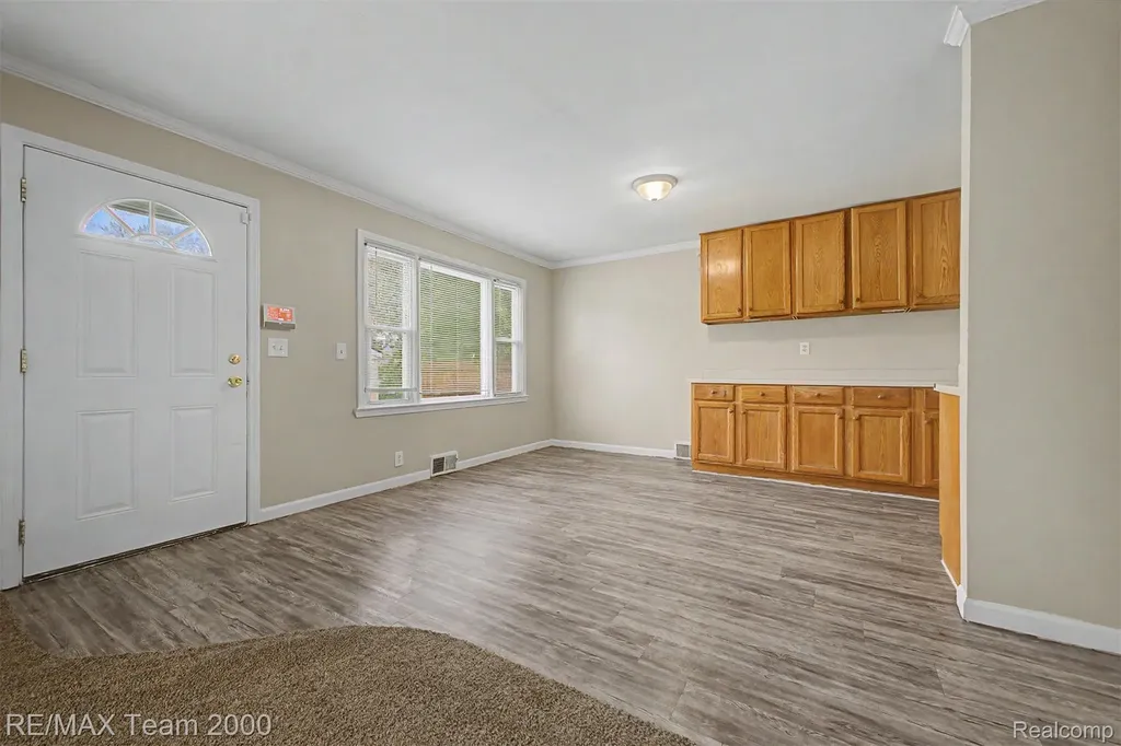 5635 Westpoint Street Dearborn Heights City MI 48125