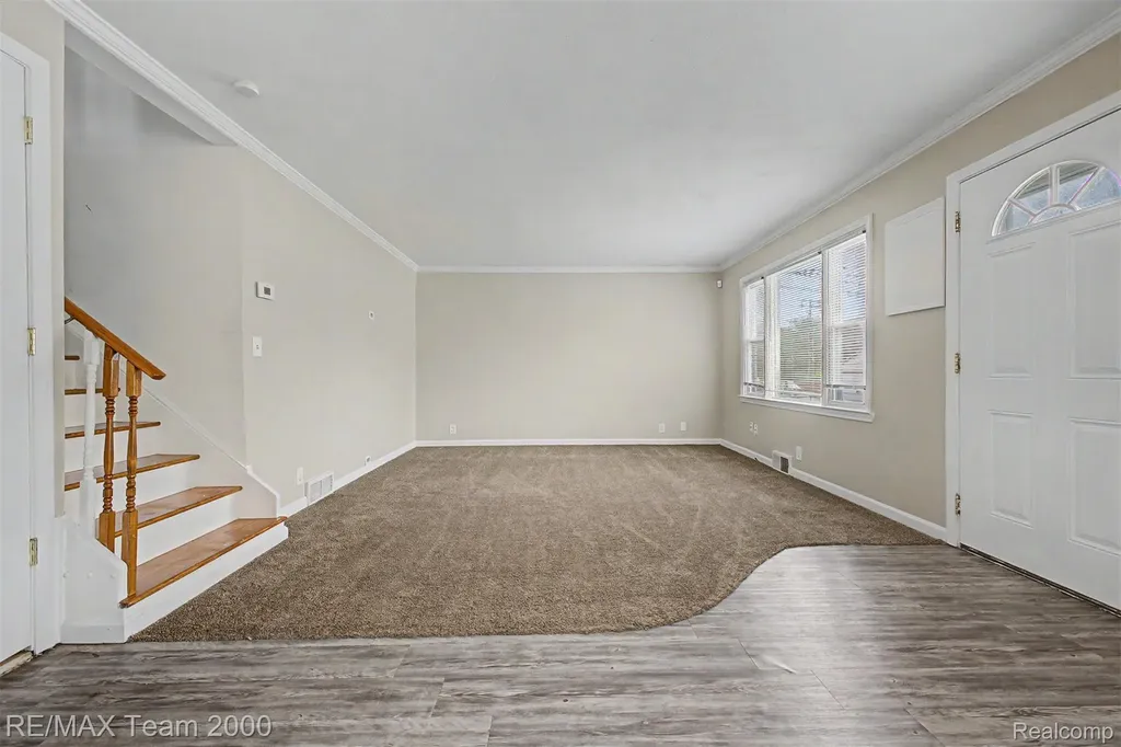 5635 Westpoint Street Dearborn Heights City MI 48125