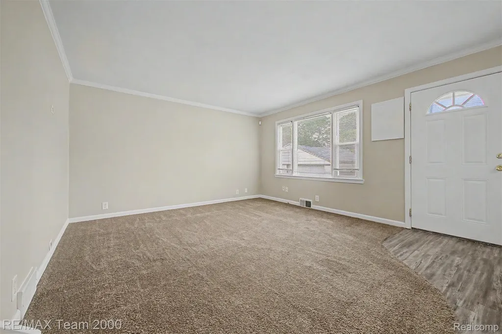 5635 Westpoint Street Dearborn Heights City MI 48125