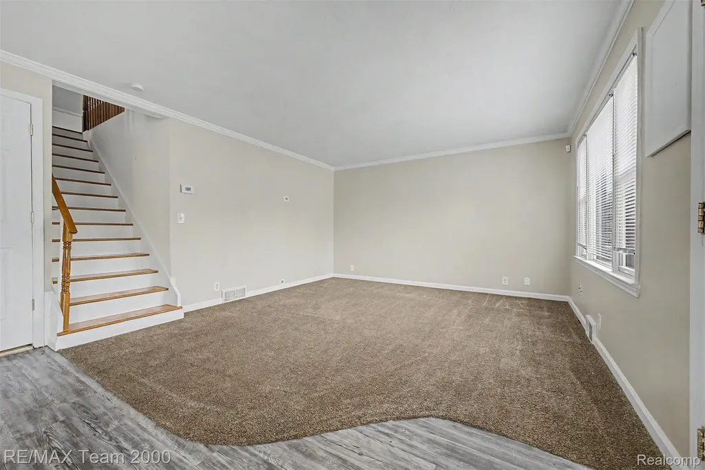 5635 Westpoint Street Dearborn Heights City MI 48125