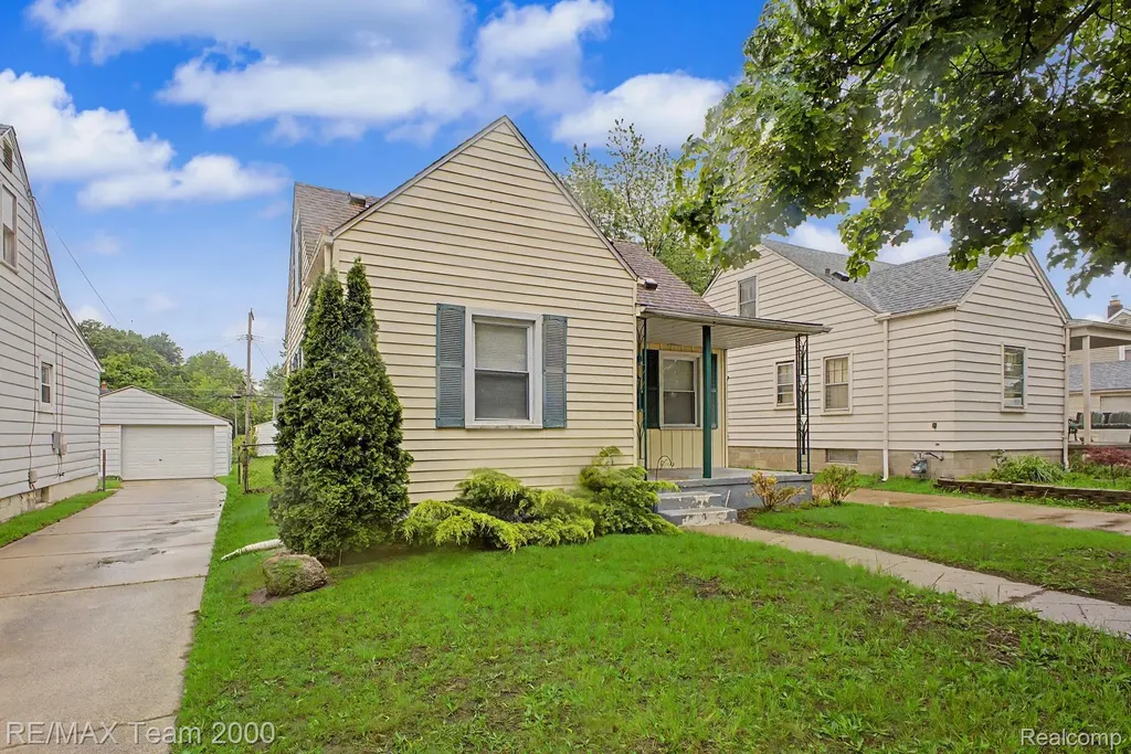 5635 Westpoint Street Dearborn Heights City MI 48125