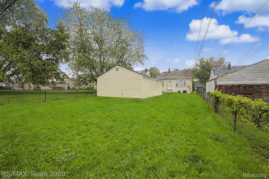 5635 Westpoint Street Dearborn Heights City MI 48125