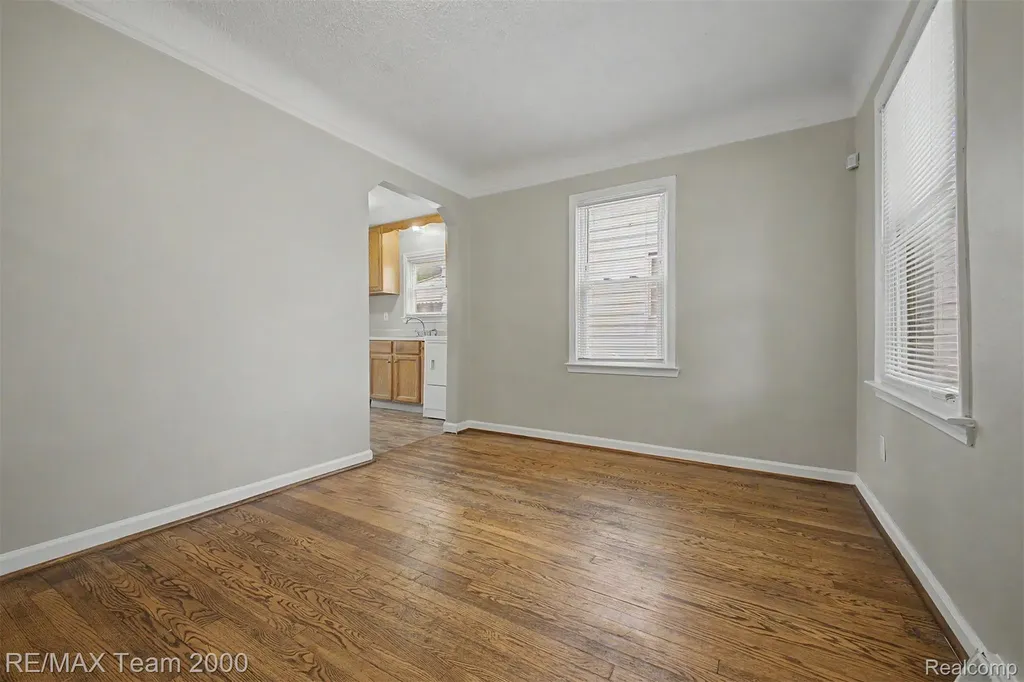 5635 Westpoint Street Dearborn Heights City MI 48125