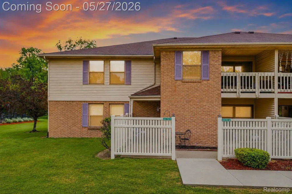 61212 Greenwood Drive South Lyon City MI 48178