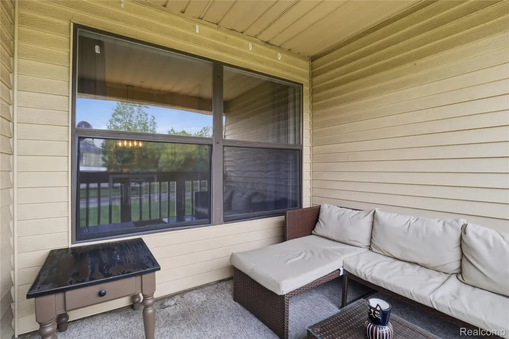 61212 Greenwood Drive South Lyon City MI 48178