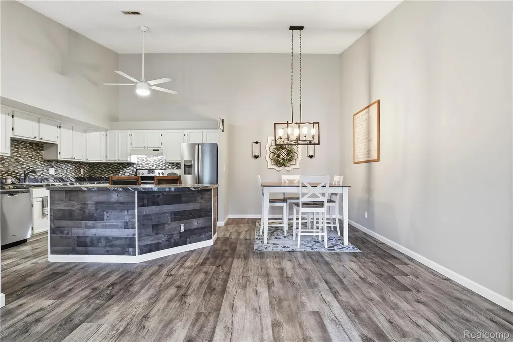 61212 Greenwood Drive South Lyon City MI 48178