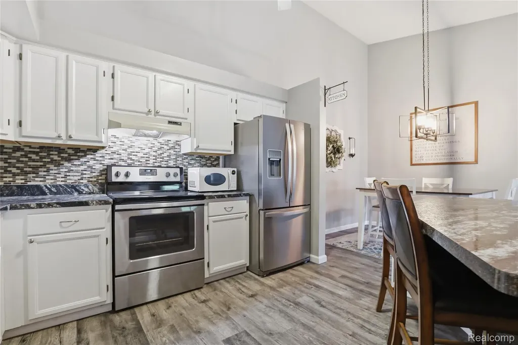 61212 Greenwood Drive South Lyon City MI 48178