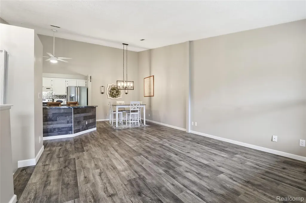 61212 Greenwood Drive South Lyon City MI 48178