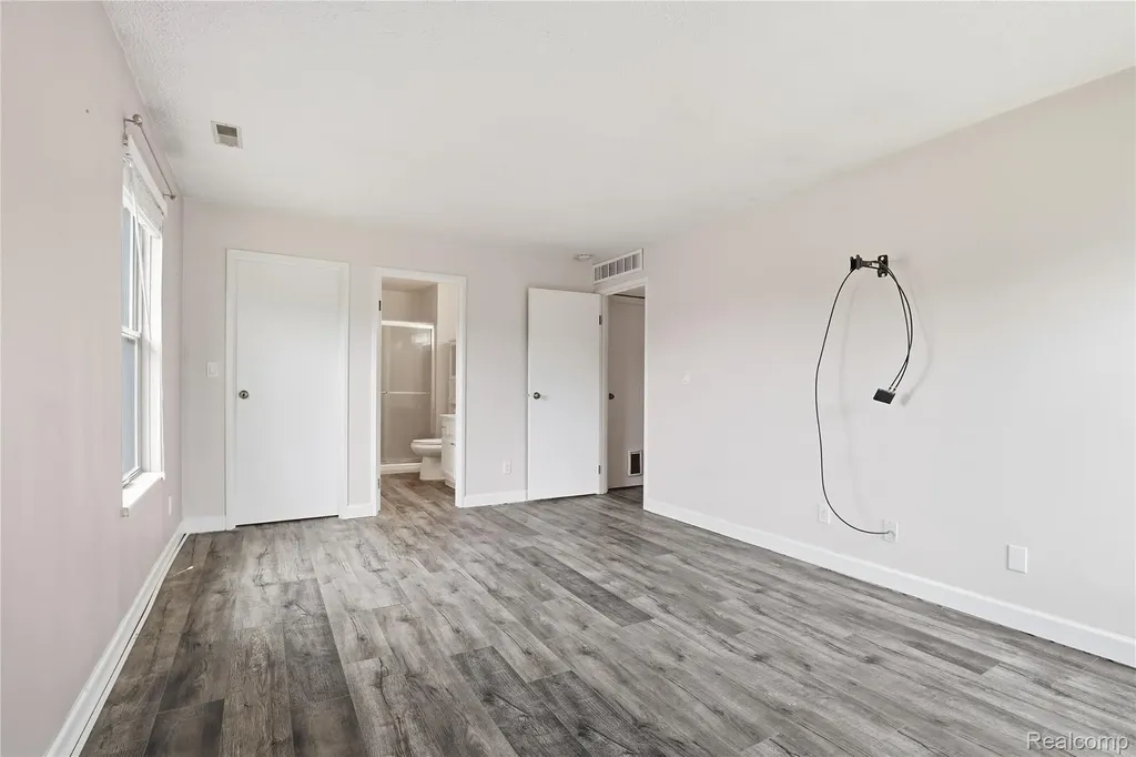 61212 Greenwood Drive South Lyon City MI 48178