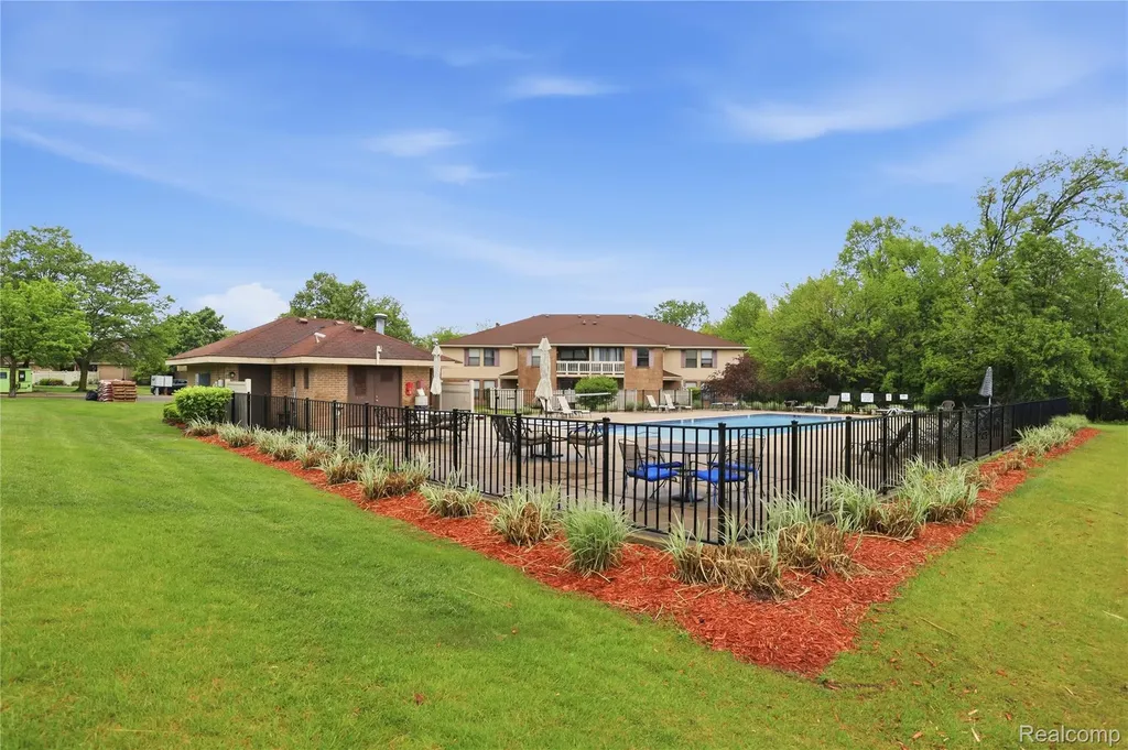 61212 Greenwood Drive South Lyon City MI 48178