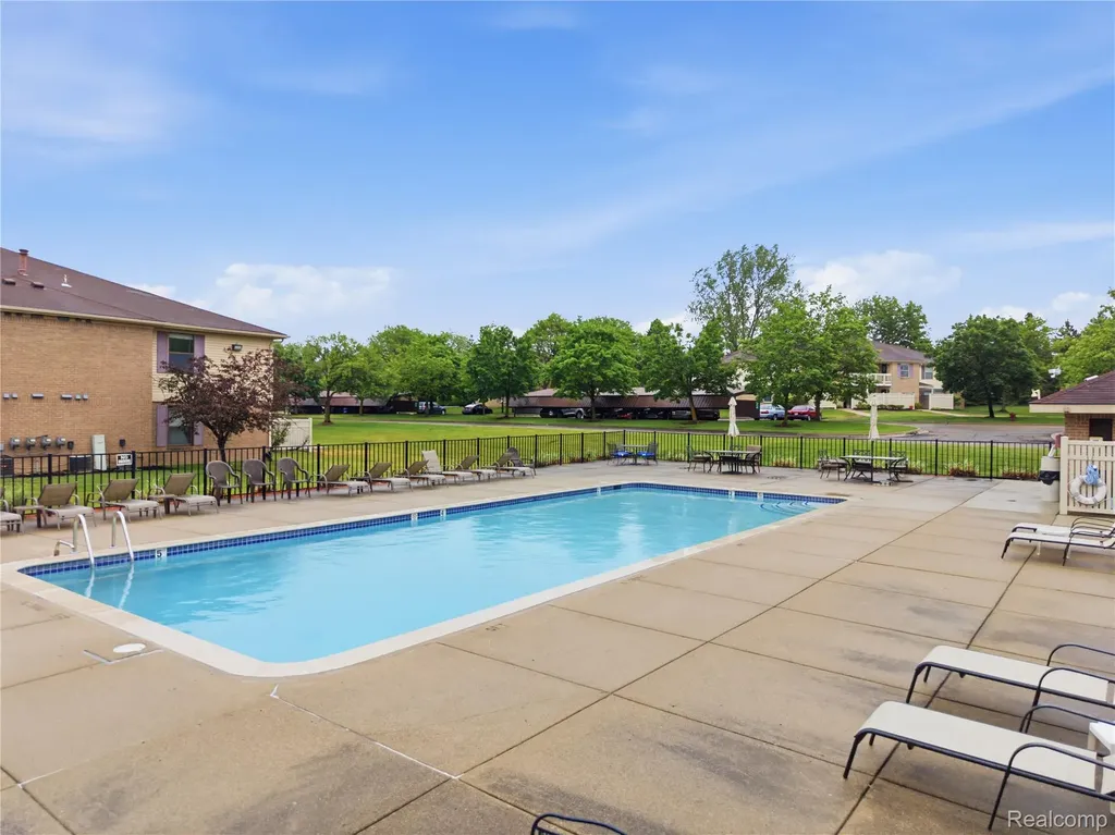 61212 Greenwood Drive South Lyon City MI 48178