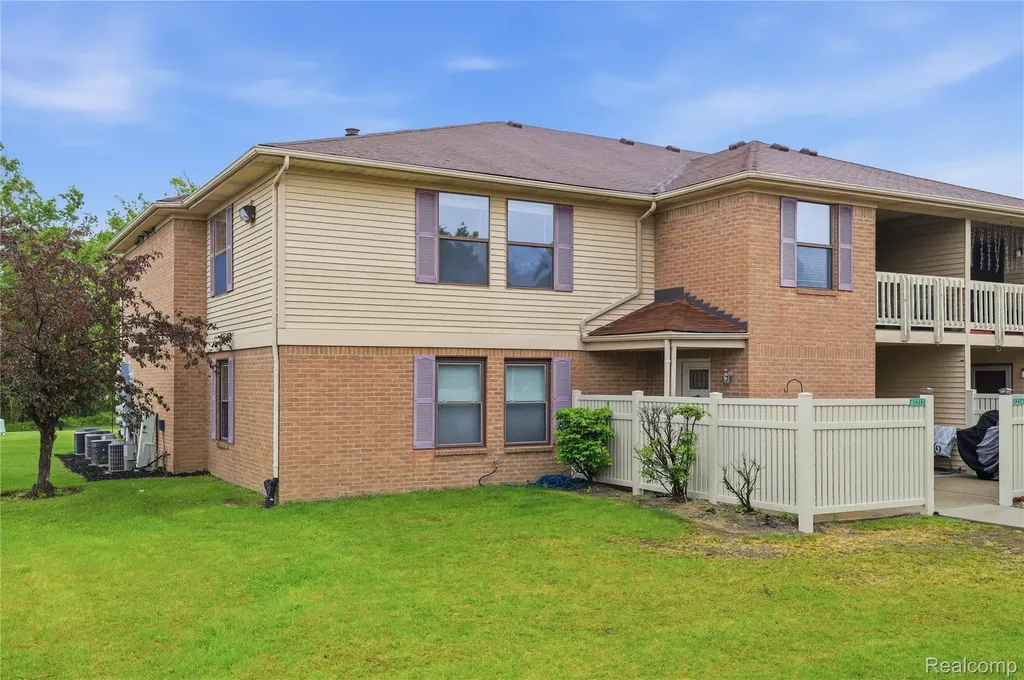 61212 Greenwood Drive South Lyon City MI 48178