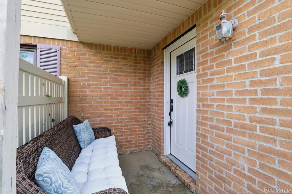 61212 Greenwood Drive South Lyon City MI 48178