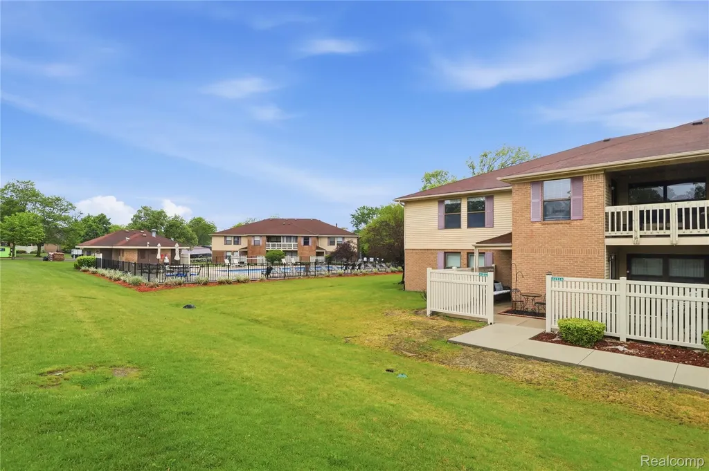 61212 Greenwood Drive South Lyon City MI 48178