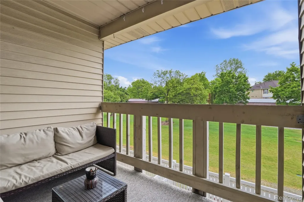 61212 Greenwood Drive South Lyon City MI 48178