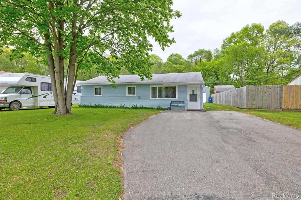 1601 Michael Street Brandon Charter Township MI 48462