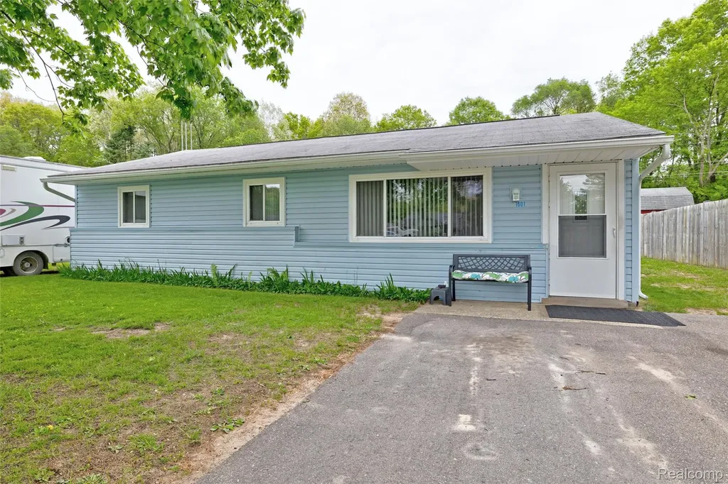 1601 Michael Street Brandon Charter Township MI 48462
