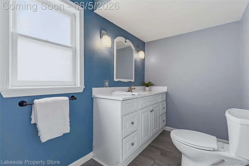 174 S Belle River Avenue Marine City City MI 48039