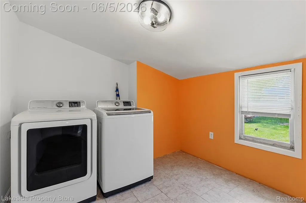 174 S Belle River Avenue Marine City City MI 48039