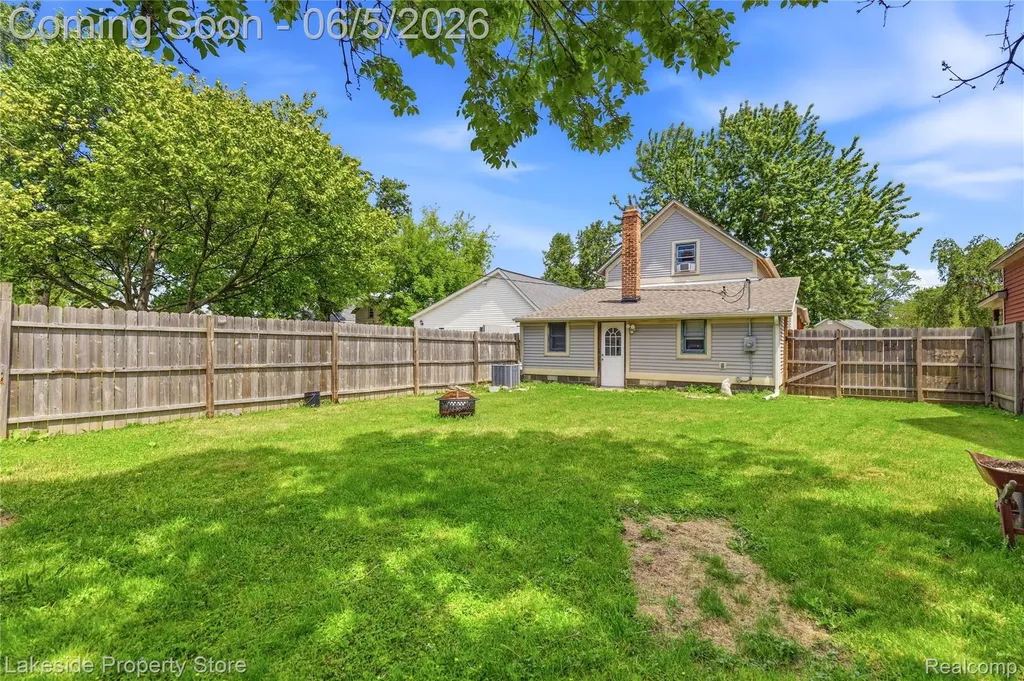 174 S Belle River Avenue Marine City City MI 48039