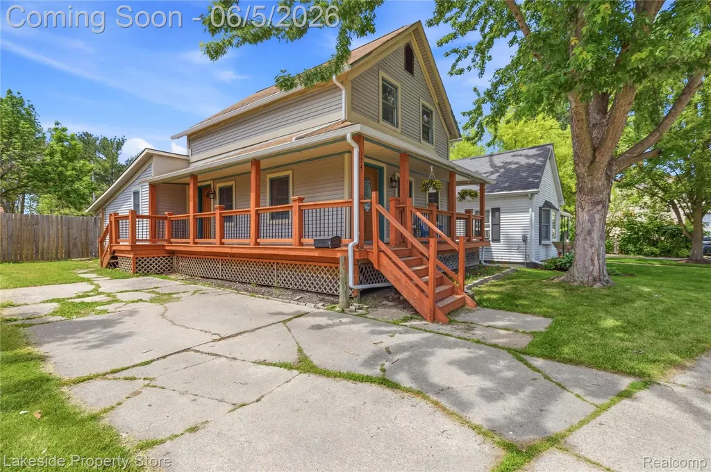 174 S Belle River Avenue Marine City City MI 48039
