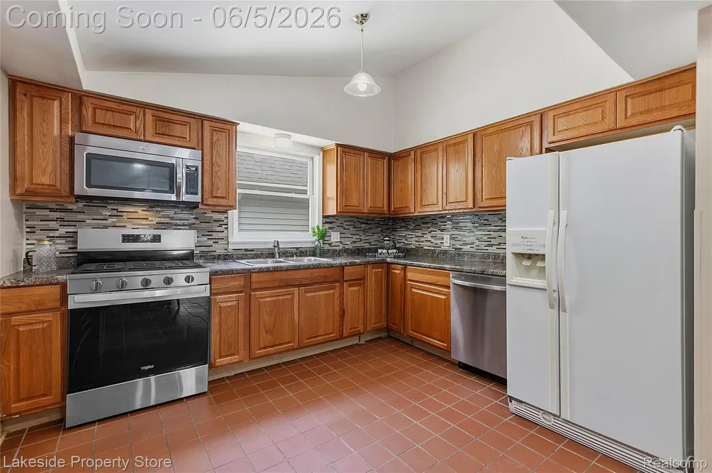 174 S Belle River Avenue Marine City City MI 48039