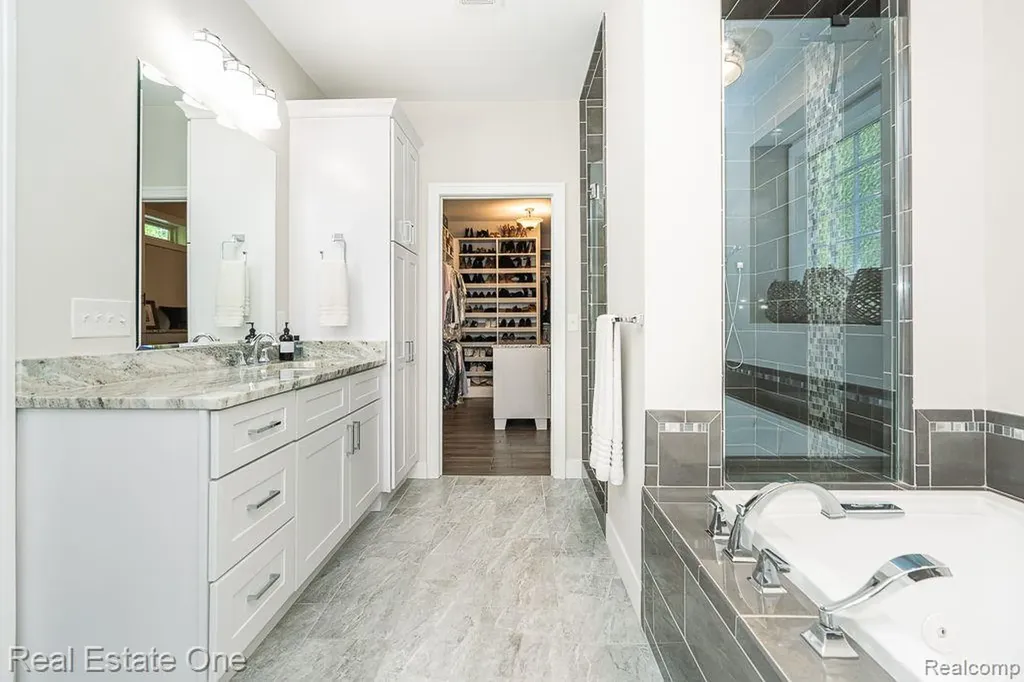 60553 Pennington Way Washington Township MI 48306