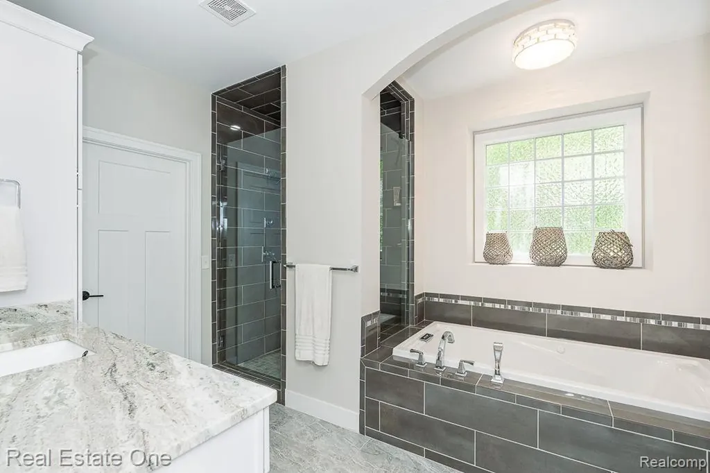 60553 Pennington Way Washington Township MI 48306