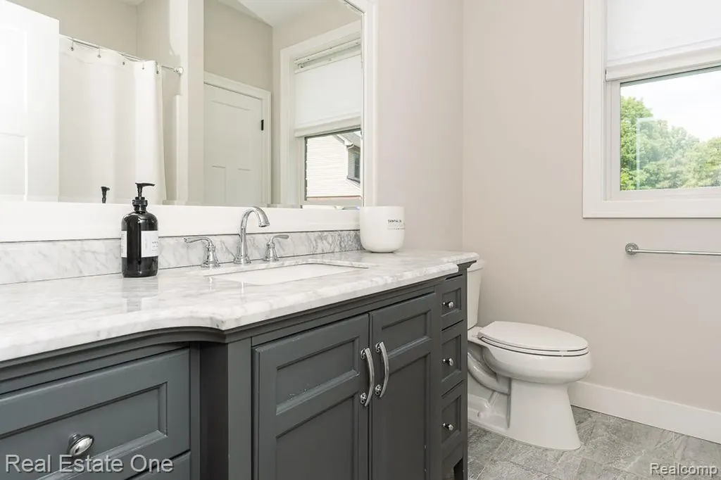 60553 Pennington Way Washington Township MI 48306