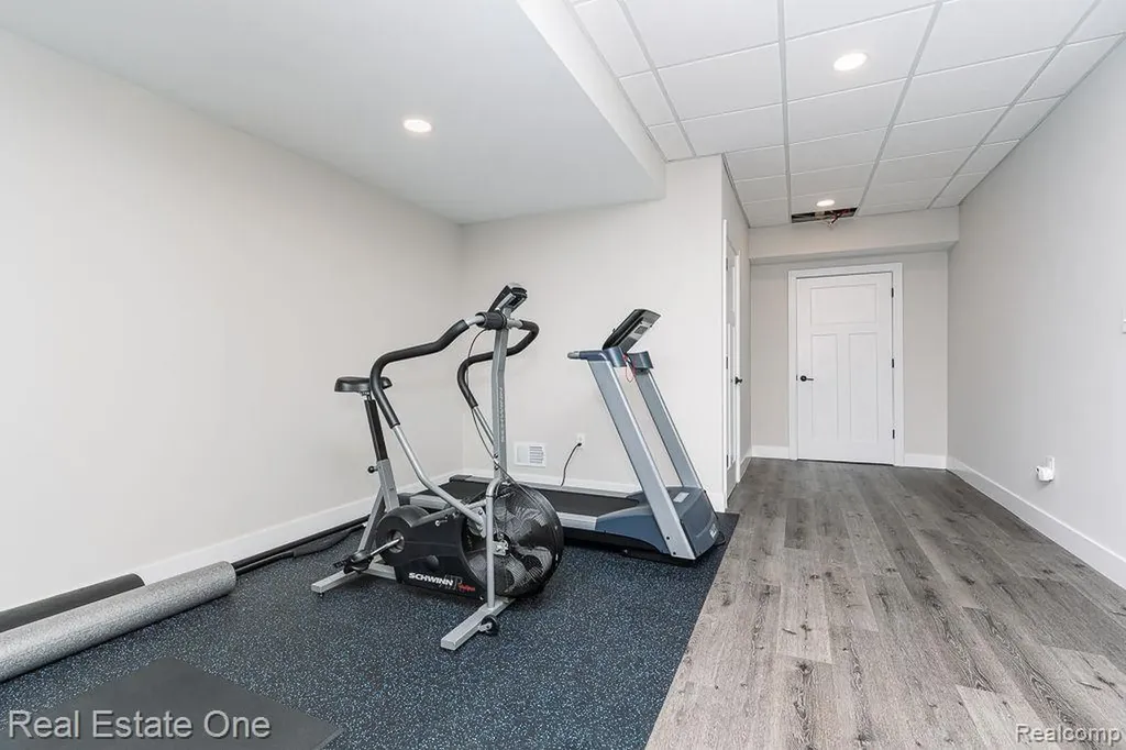 60553 Pennington Way Washington Township MI 48306