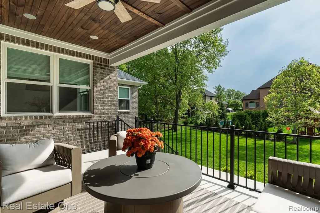 60553 Pennington Way Washington Township MI 48306
