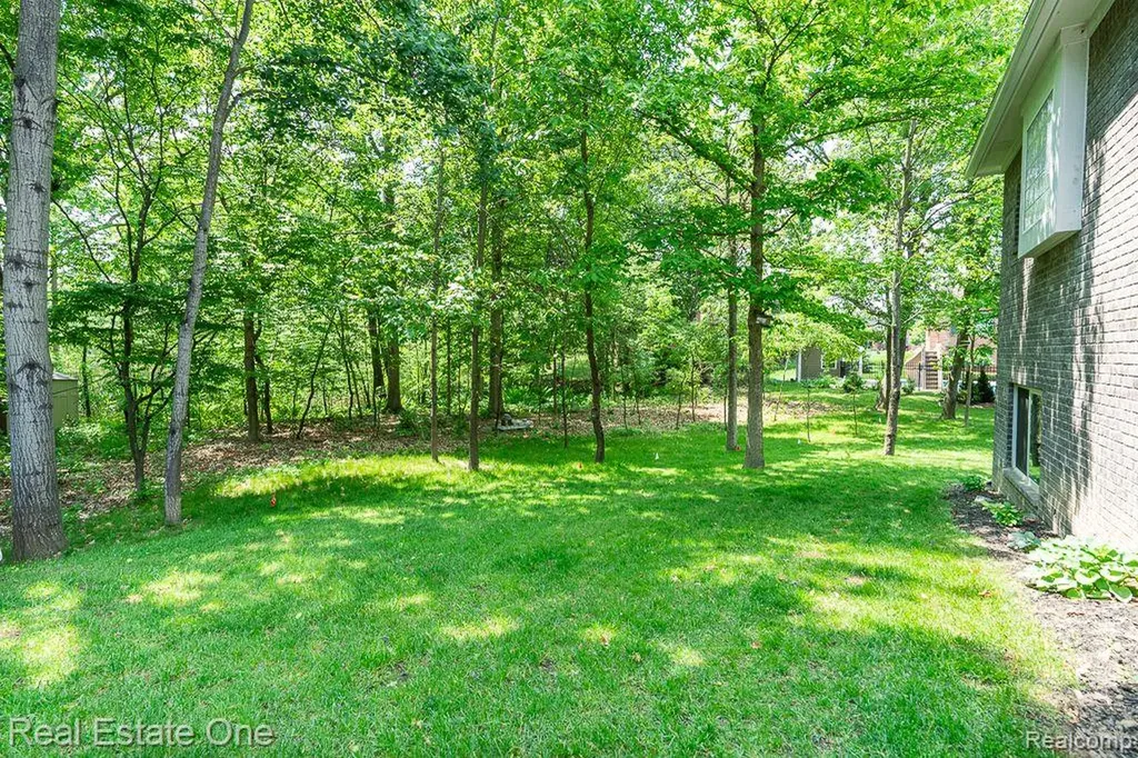 60553 Pennington Way Washington Township MI 48306