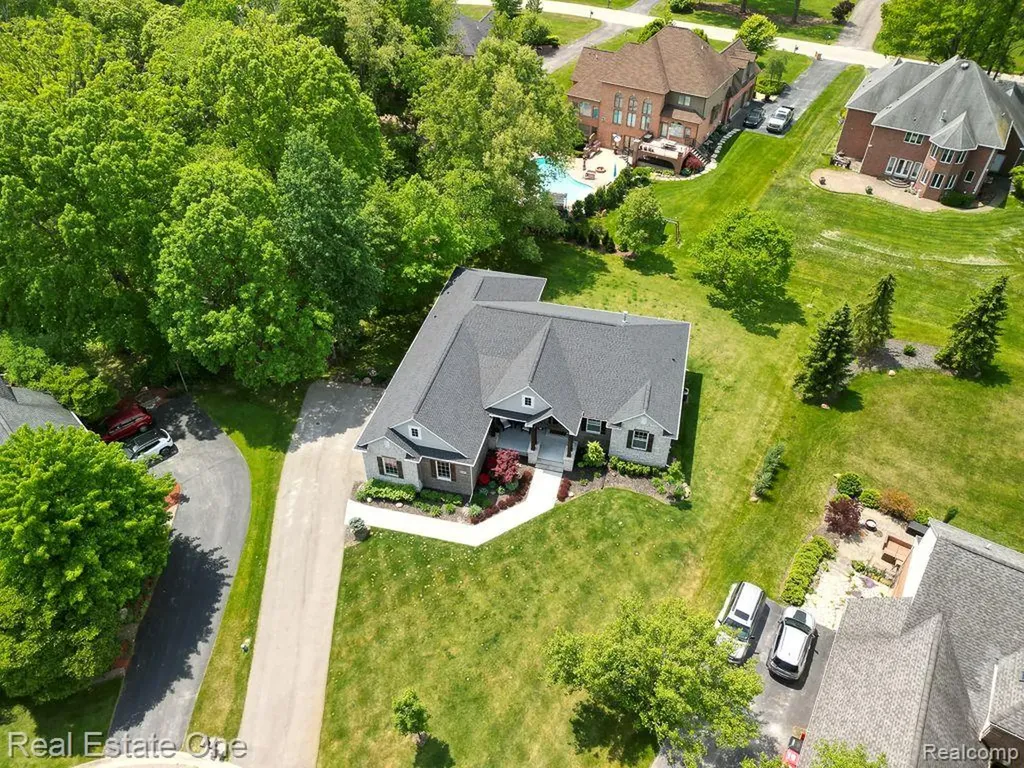 60553 Pennington Way Washington Township MI 48306