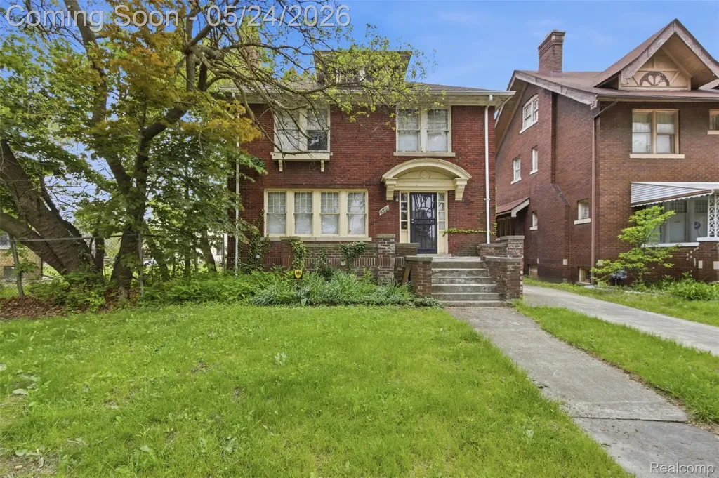 8221 Dexter Avenue Detroit City MI 48206