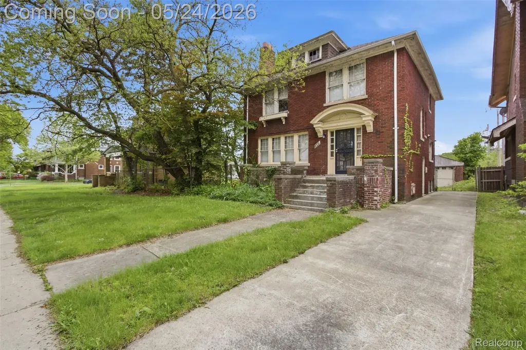 8221 Dexter Avenue Detroit City MI 48206