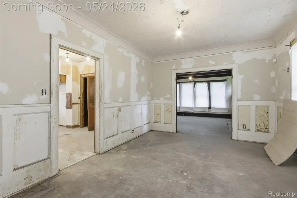 8221 Dexter Avenue Detroit City MI 48206