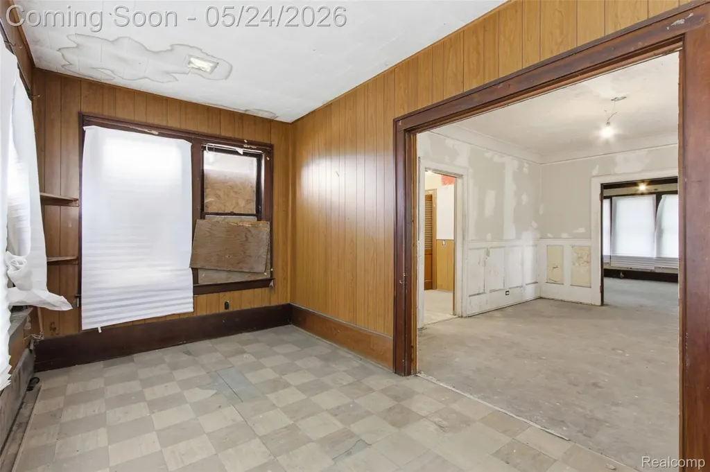8221 Dexter Avenue Detroit City MI 48206